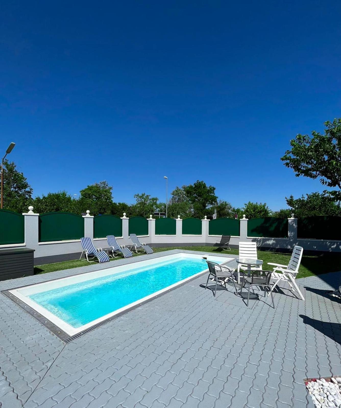 Atemberaubendes Apartment + Pool Βιέννη Εξωτερικό φωτογραφία